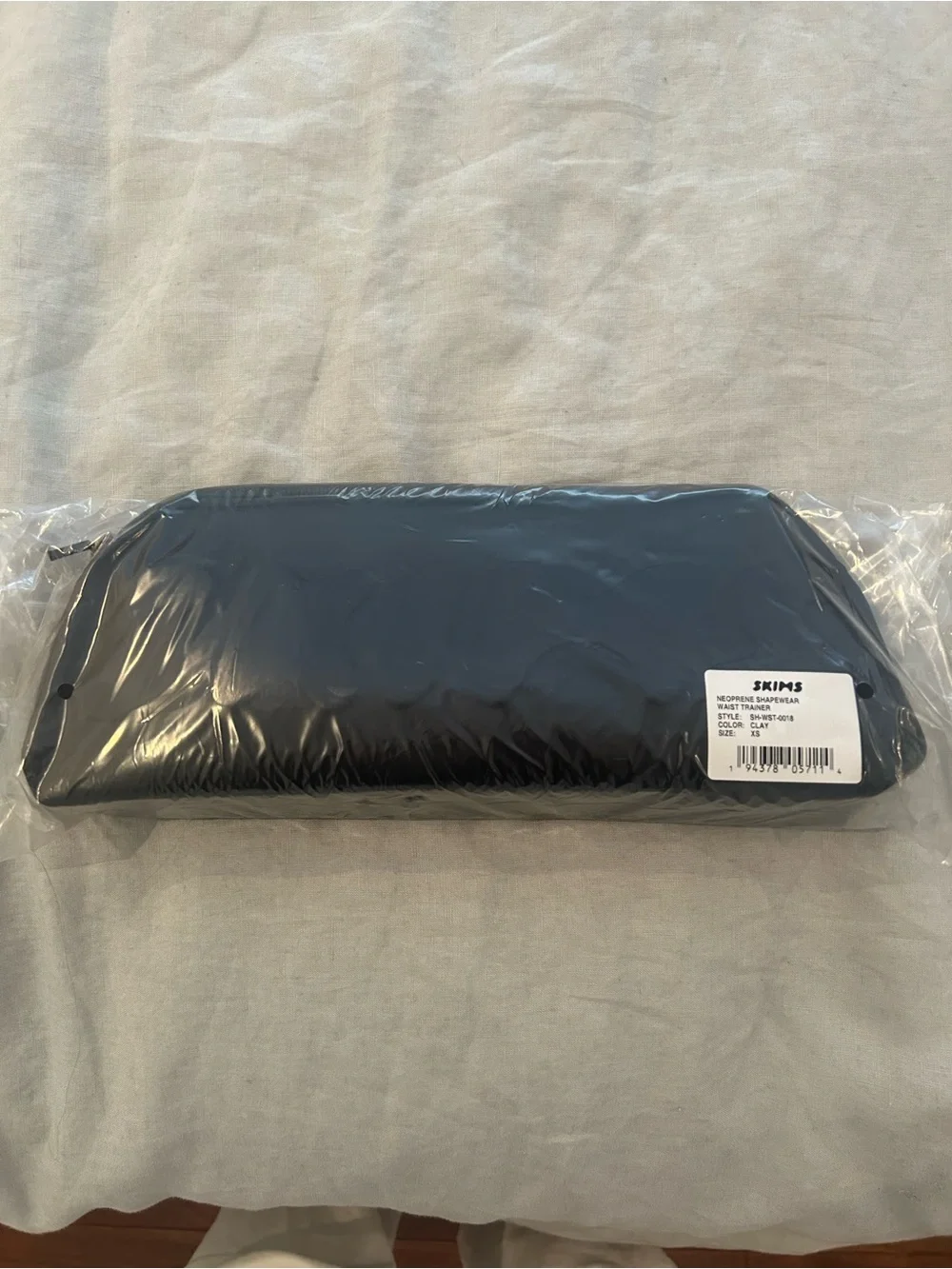 SKIMS Clay Waist Trainer Unopened in Neoprene case - XS - Picture 1 of 6